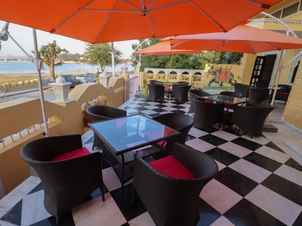 Le Baretto Cafe Restaurant Lake View Best Lakeside Veg