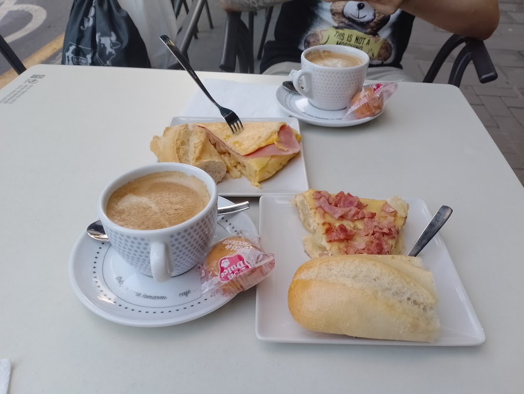 Cafeteria Anne — Comida y bebida