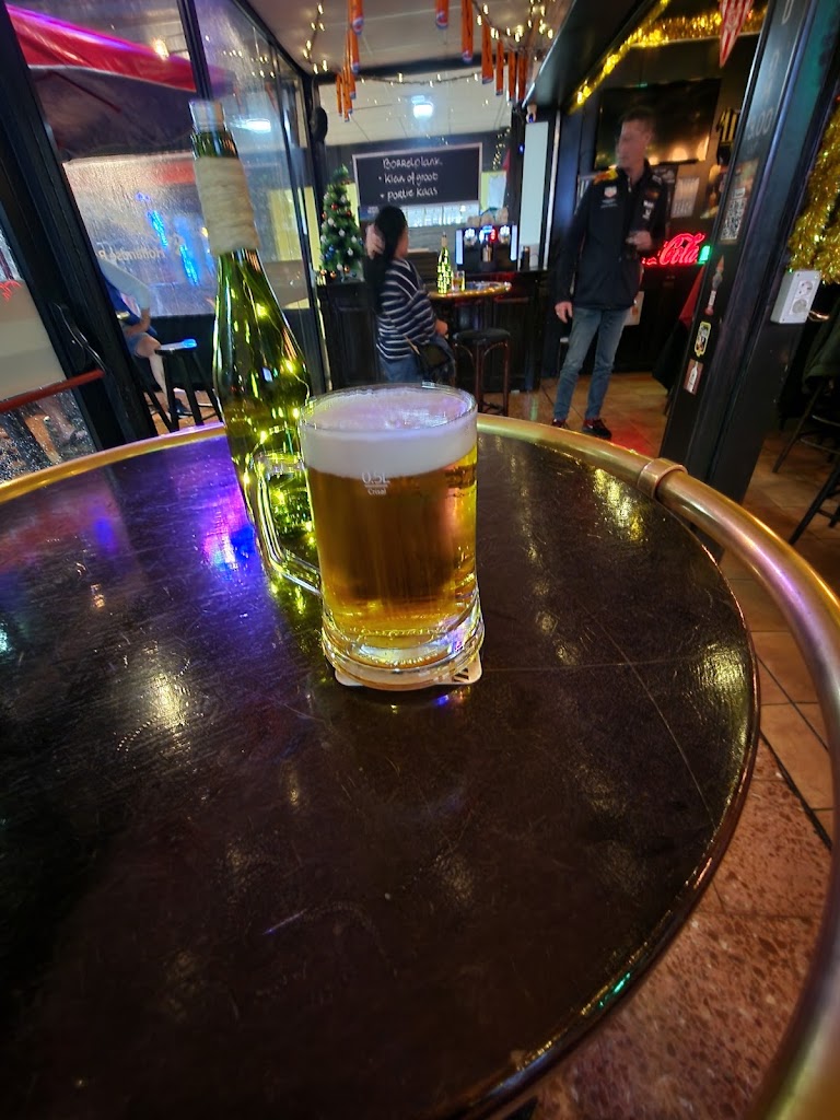 Freddie's bar — Comida y bebida