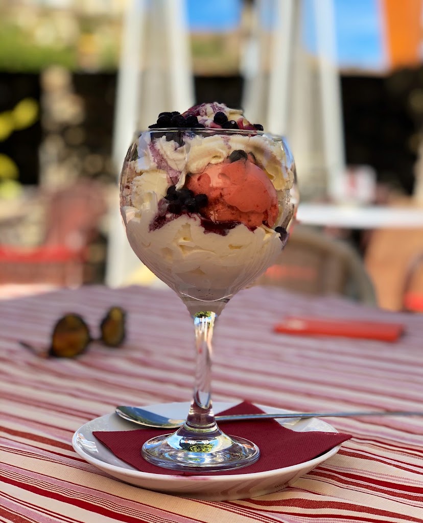 Parkcafe-Bistro — Comida y bebida