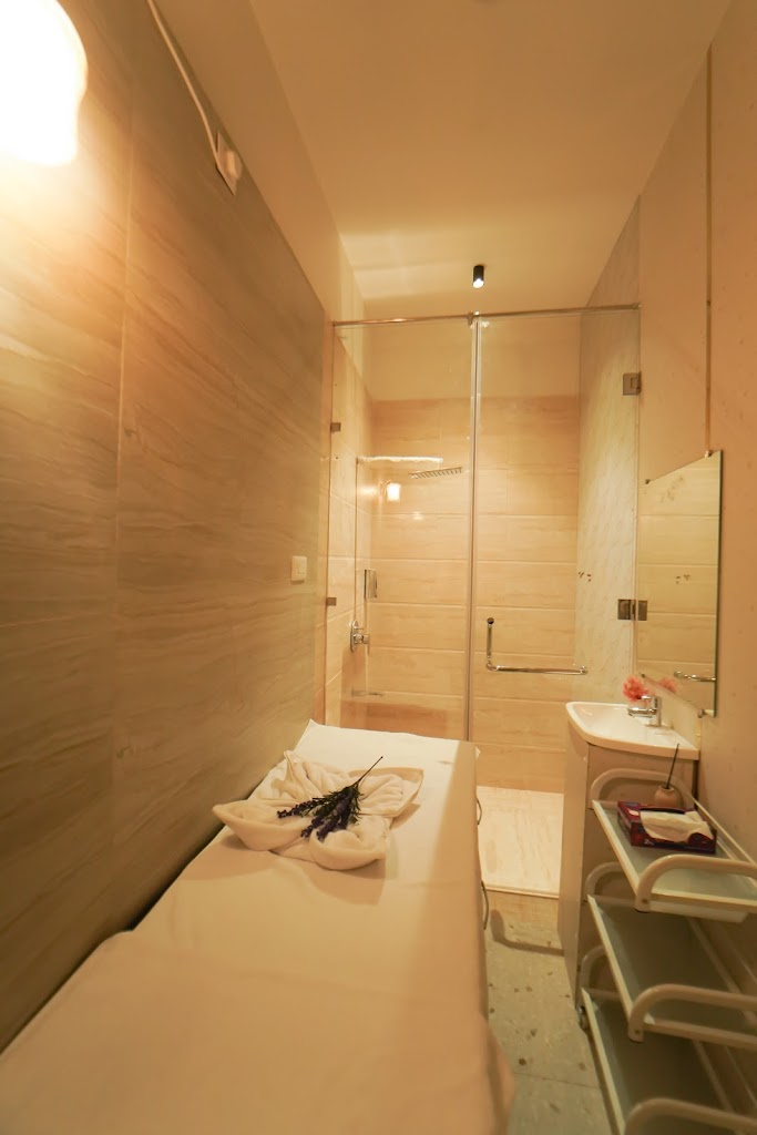 Dreamz Salon Best Makeup Artist In Allahabad I Best Bridal Makeup In Prayagraj Best Beauty Parlour Best Beauty Salon