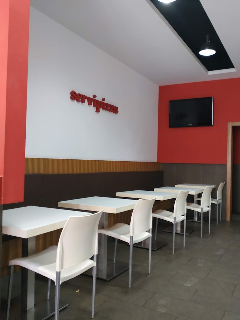 Servipizza Almoradi — Ambiente