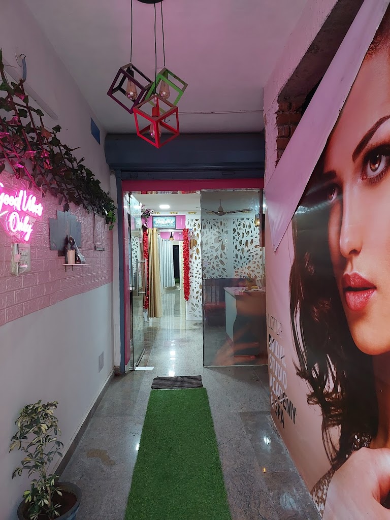 Lotus Bridal Studio Academy