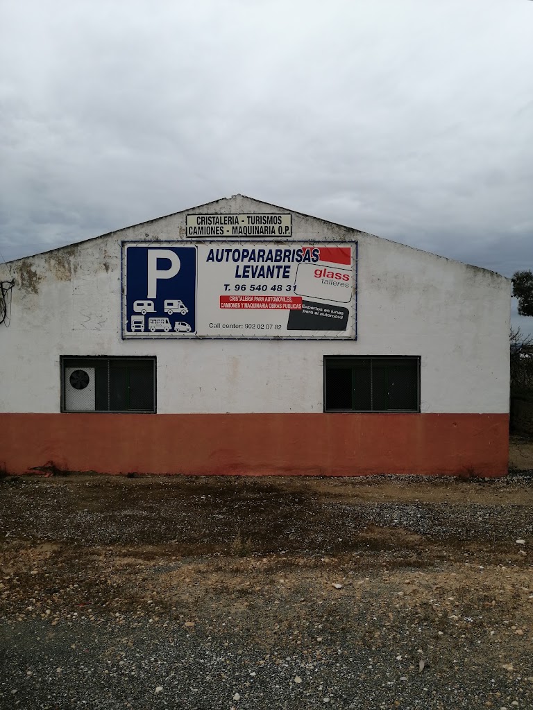 AUTOPARABRISAS LEVANTE CREVILLENT — Del propietario
