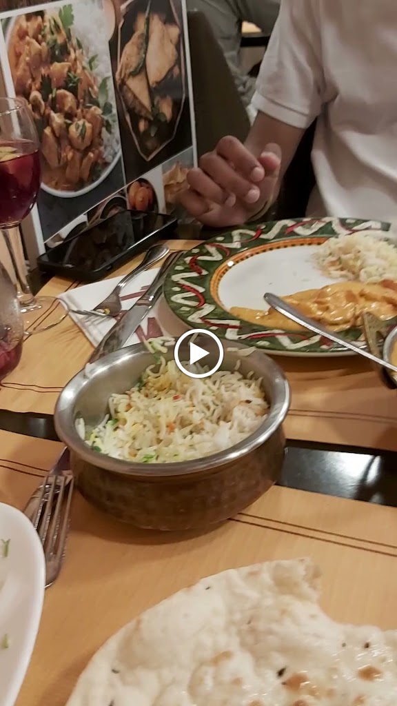 Restaurante Lotus India — Videos