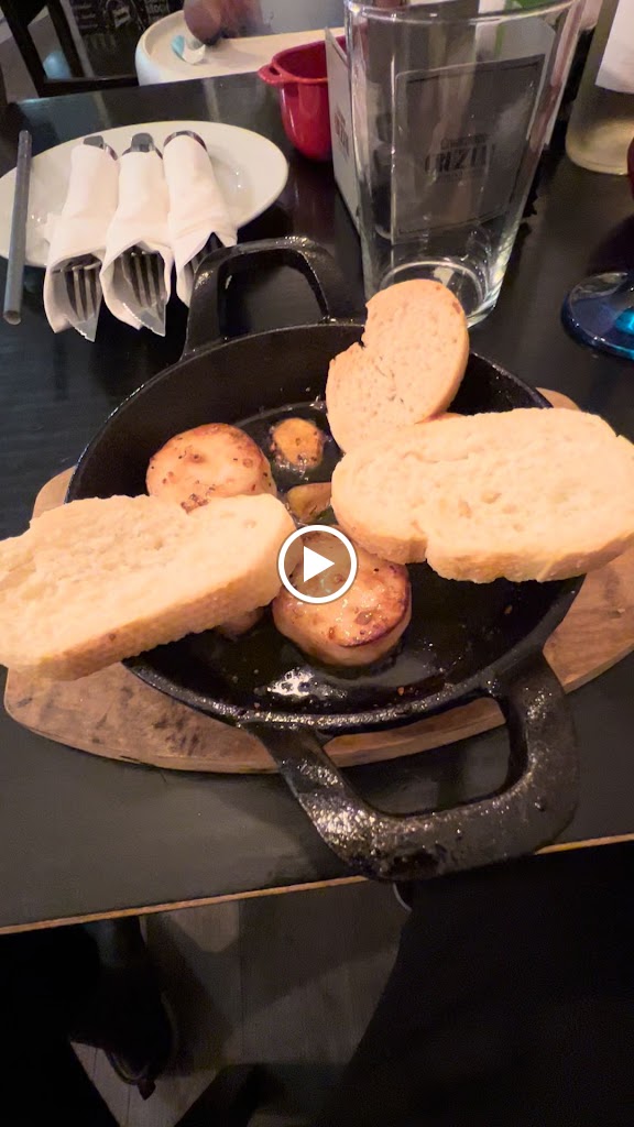 Le Creme Cafe Bar & Bistro — Videos