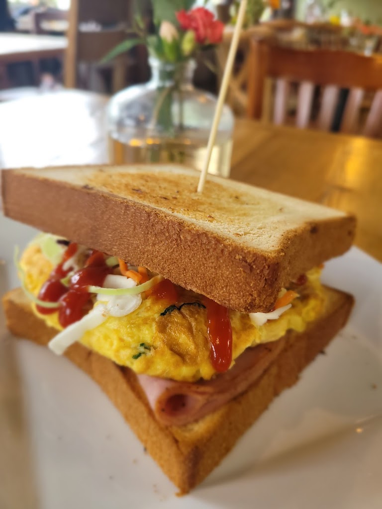 Breakfast sandwich