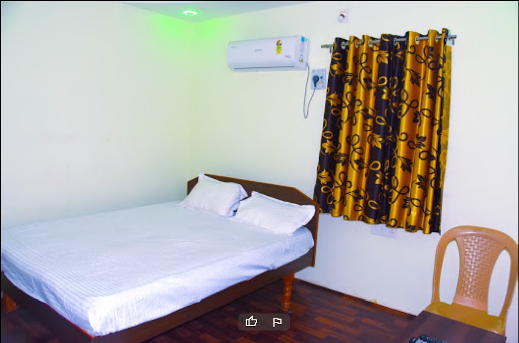 Radhakrishna Comforts Lodge A C