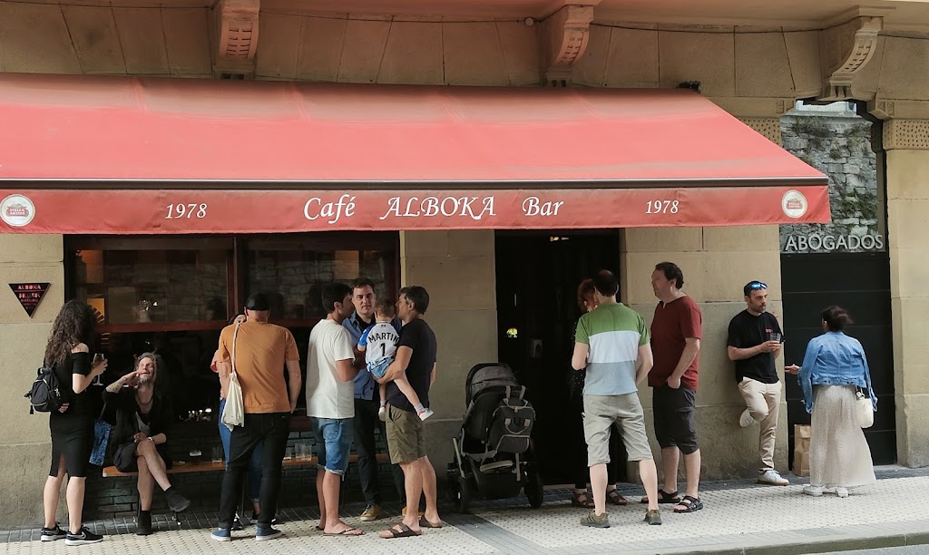 Cafe Alboka Bar