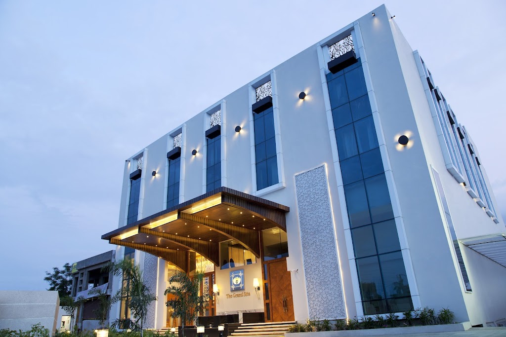 The Grand Sita Hotel