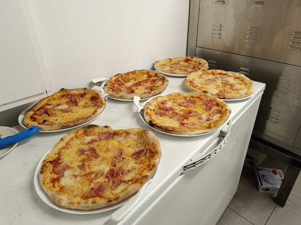 Idaberri cafeteria y pizzeria — Comida y bebida