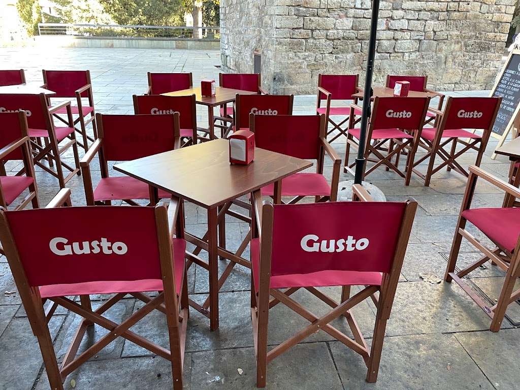 Gusto Bar Restaurante — Ambiente