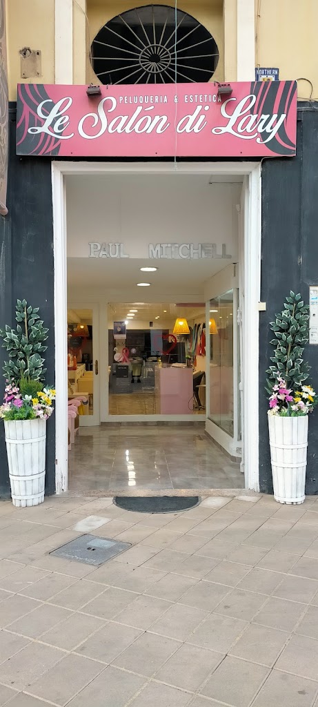 PELUQUERIA DORI CABANES. Grupo Estilistas