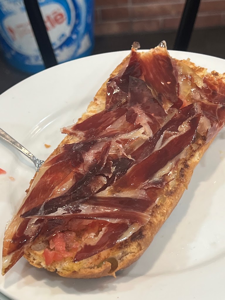 El Plato de Oro — Comida y bebida