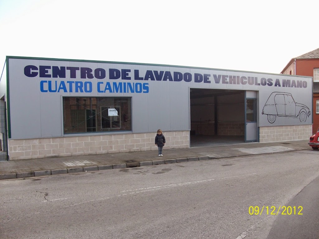 Centro de Lavado Cuatro Caminos — Exterior