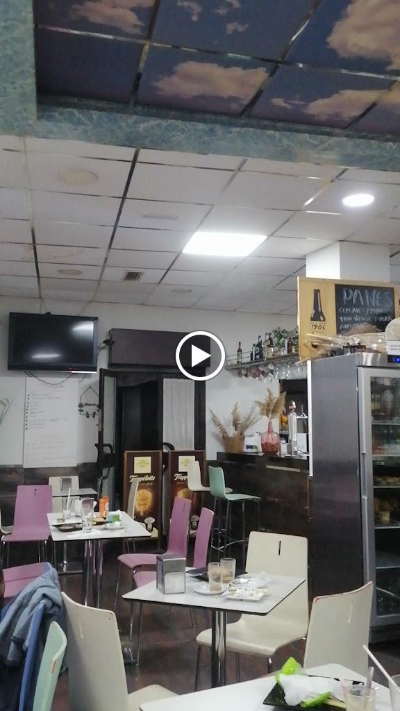 Cafeteria Heladeria El Quijote — Videos