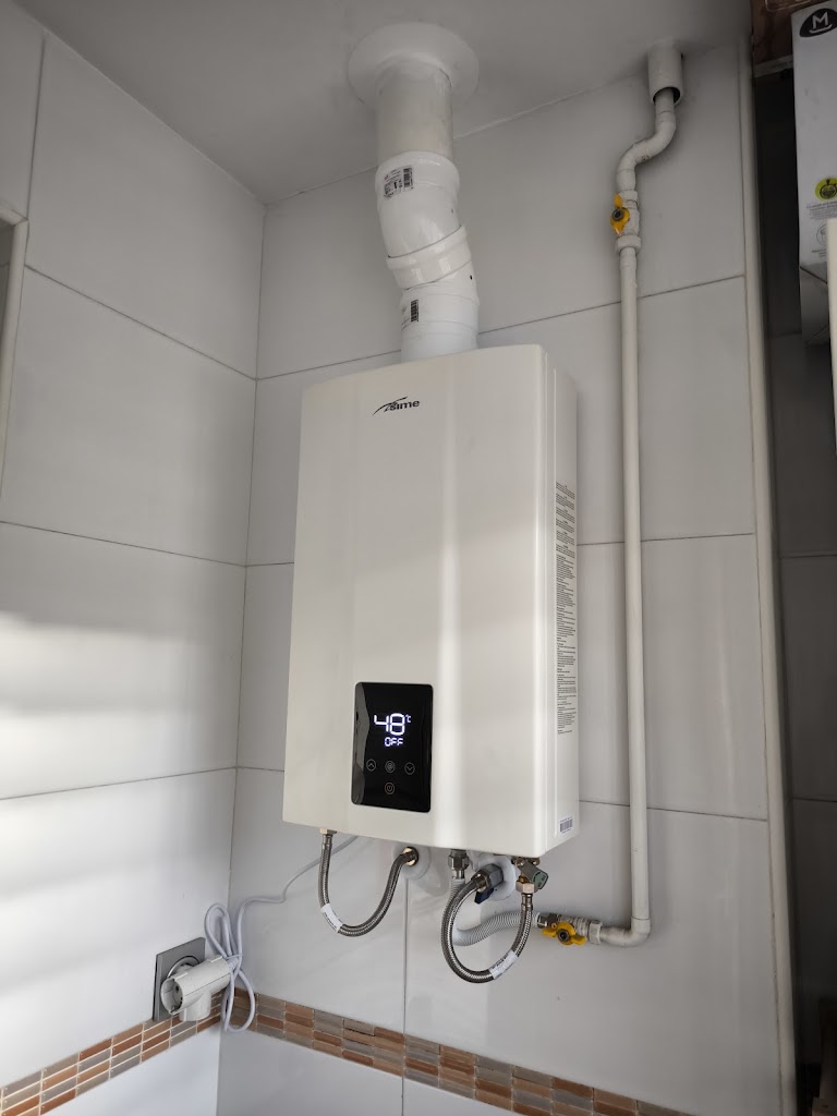 Fontanero Plumbing Malaga - Calentadores, Termos de Gas y Atascos de Tuberias — Interior