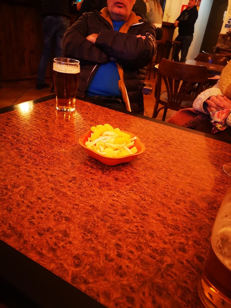 Pub "Tu Sabras" — Comida y bebida