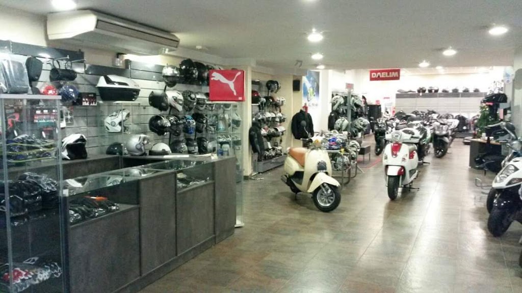 MasKeMotos -sabadell-TALLER -SYM-MACBOR-DAELIM-HYOSUNG-MULTIMARCA — Interior