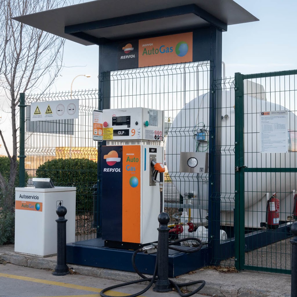 CARBURANTES PENARROYA ENERGIA — Estacion de servicio