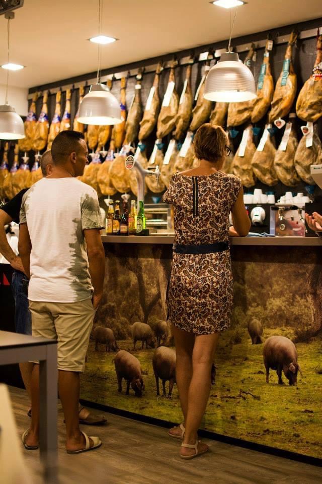 Restaurante Jamoneria Cobel — Ambiente