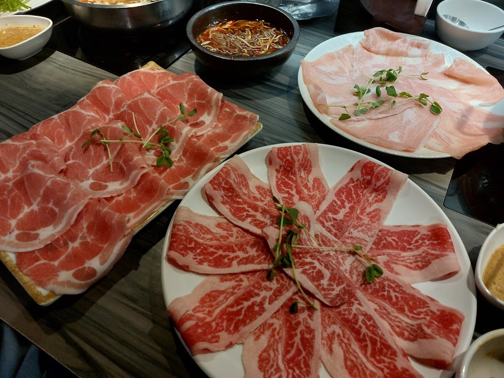 好食多涮涮鍋 雙城店丨吃肉的專家丨高級肉丨火鍋丨正宗牛奶小熊丨生日優惠 的照片