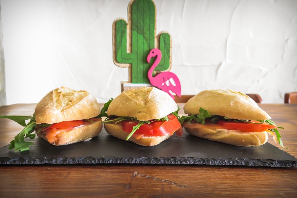Cactus Surf and Coffee — Comida y bebida