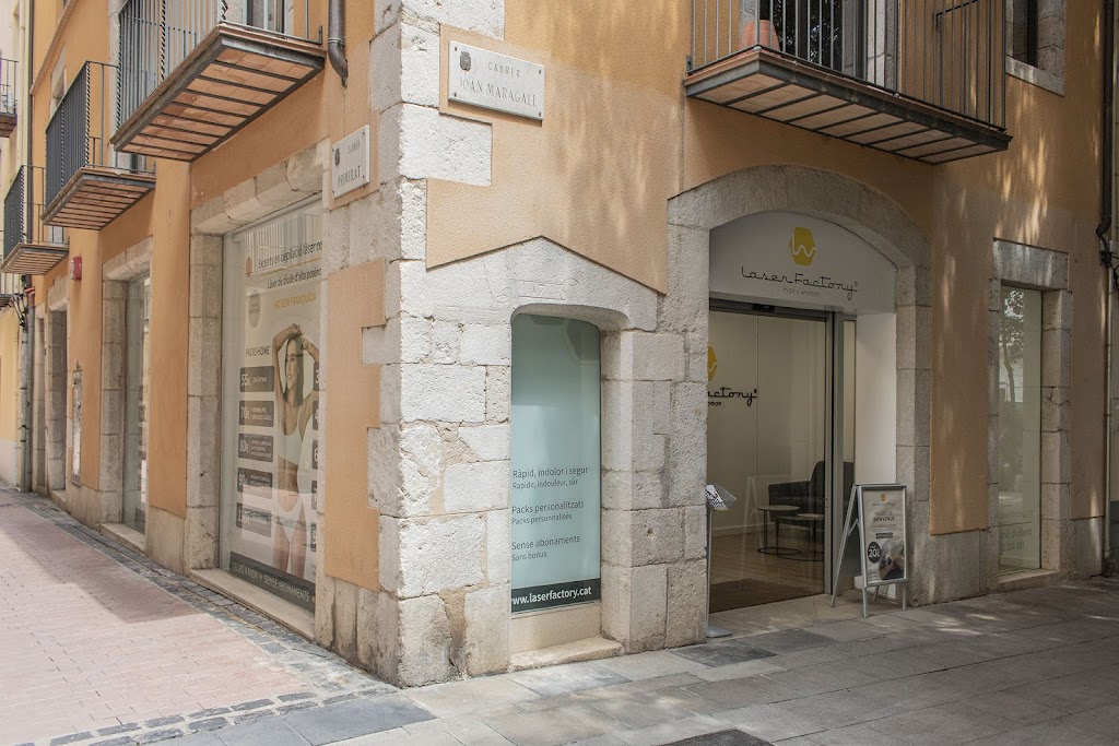 Laser Factory man & woman Figueres - Joan Maragall