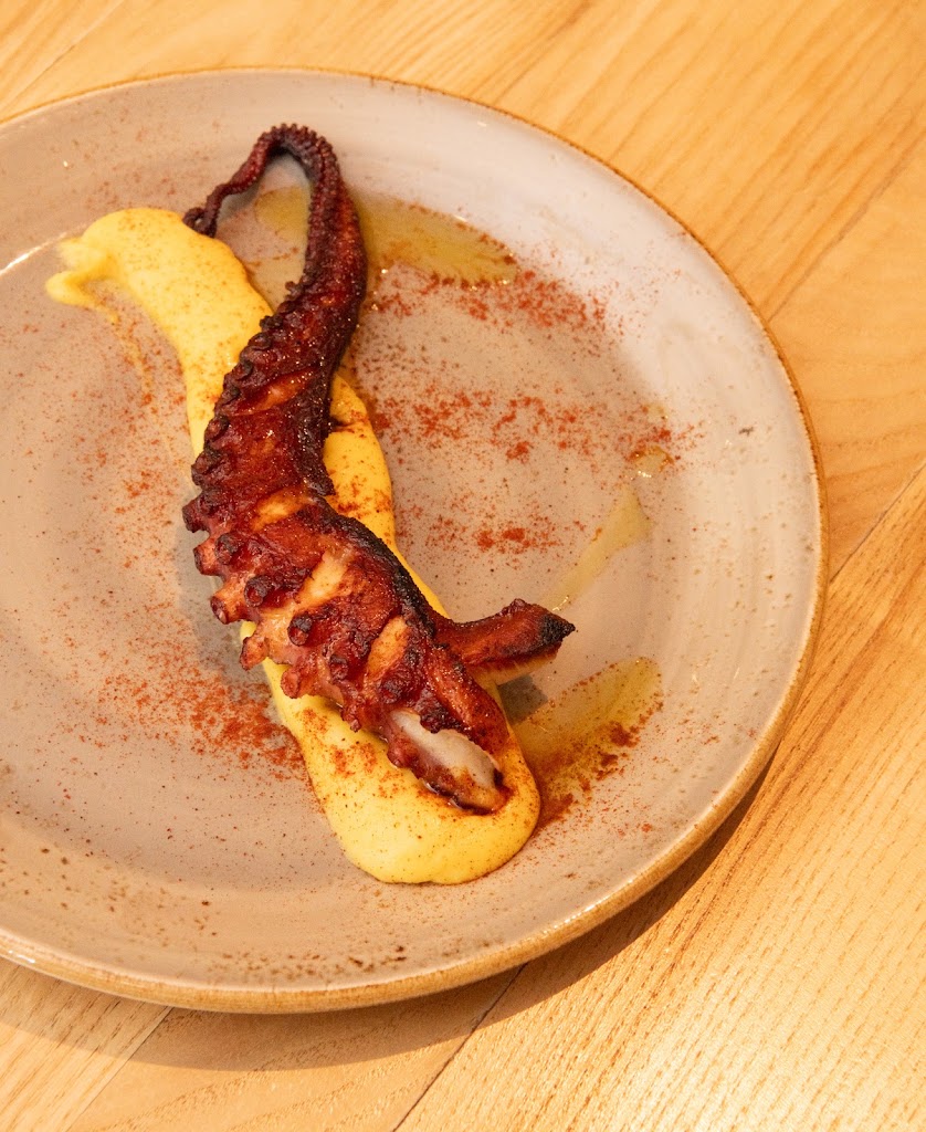 Restaurante La Travesia de Triana — Comida y bebida