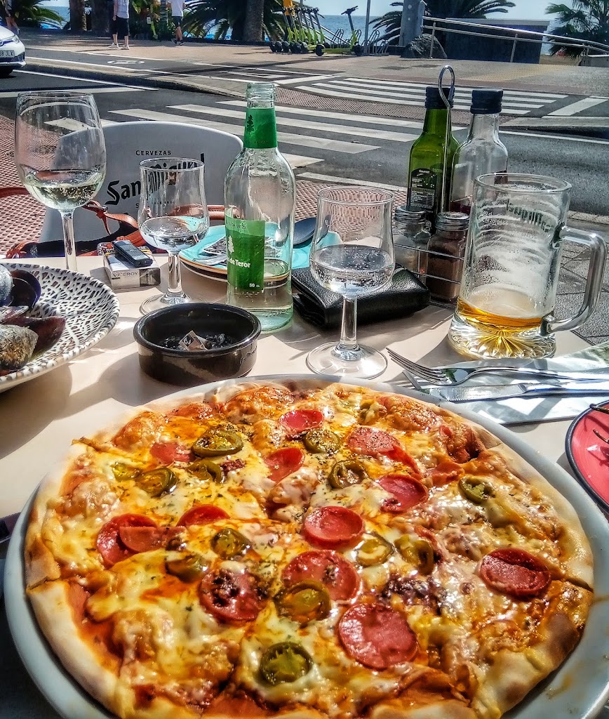 Restaurante Tropicana grill — Pizza