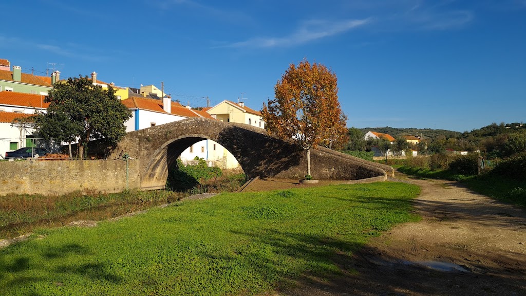 Ponte antiga de Cheleiros (ou Ponte romana de Cheleiros)