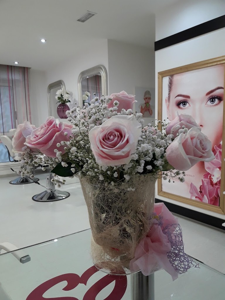 Esencia Carballo - Salon de Belleza y Bienestar — Del propietario