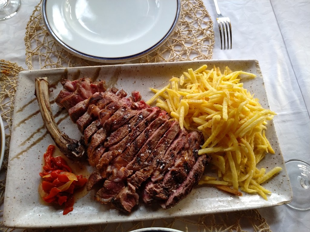 Restaurante Meson de la Reina — Comida y bebida