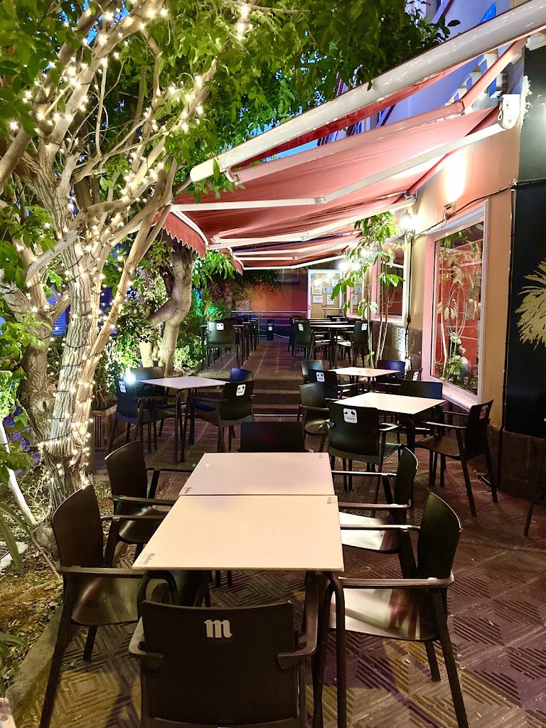El Ayuntamiento Restaurante-Cafeteria — Ambiente