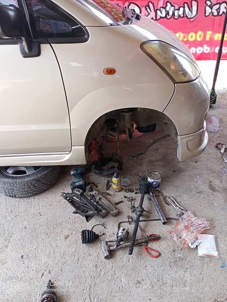 Bengkel spesialis kaki kaki mobil GREEN'S MOTOR
