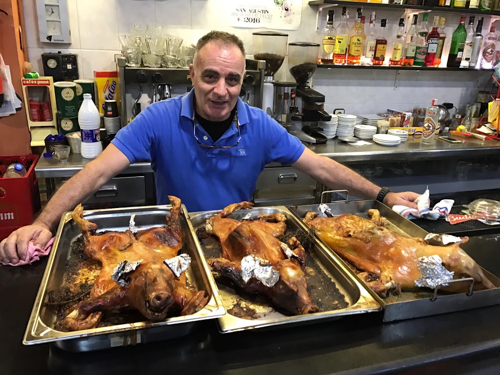 Granja Bar Can Llobet — Ambiente