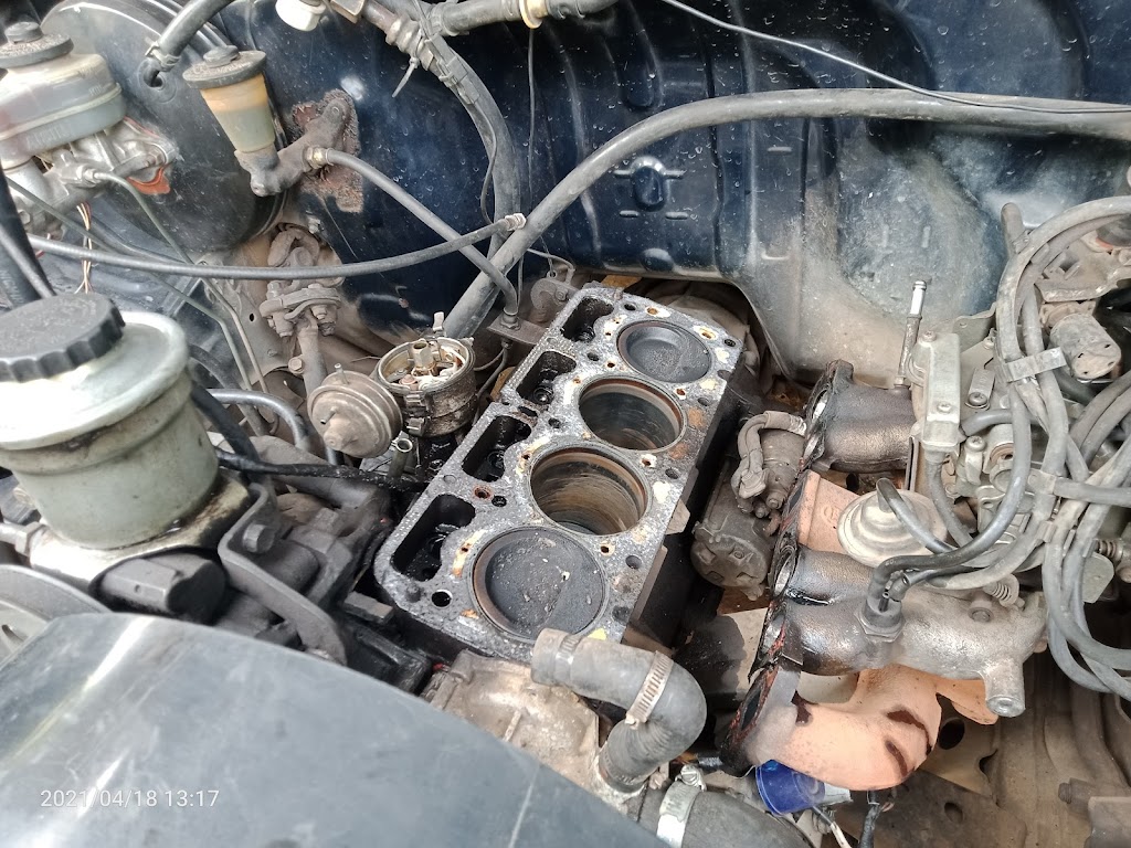 Bengkel mobil pak Parto