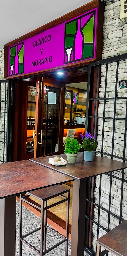 Bar Blanco y Morapio