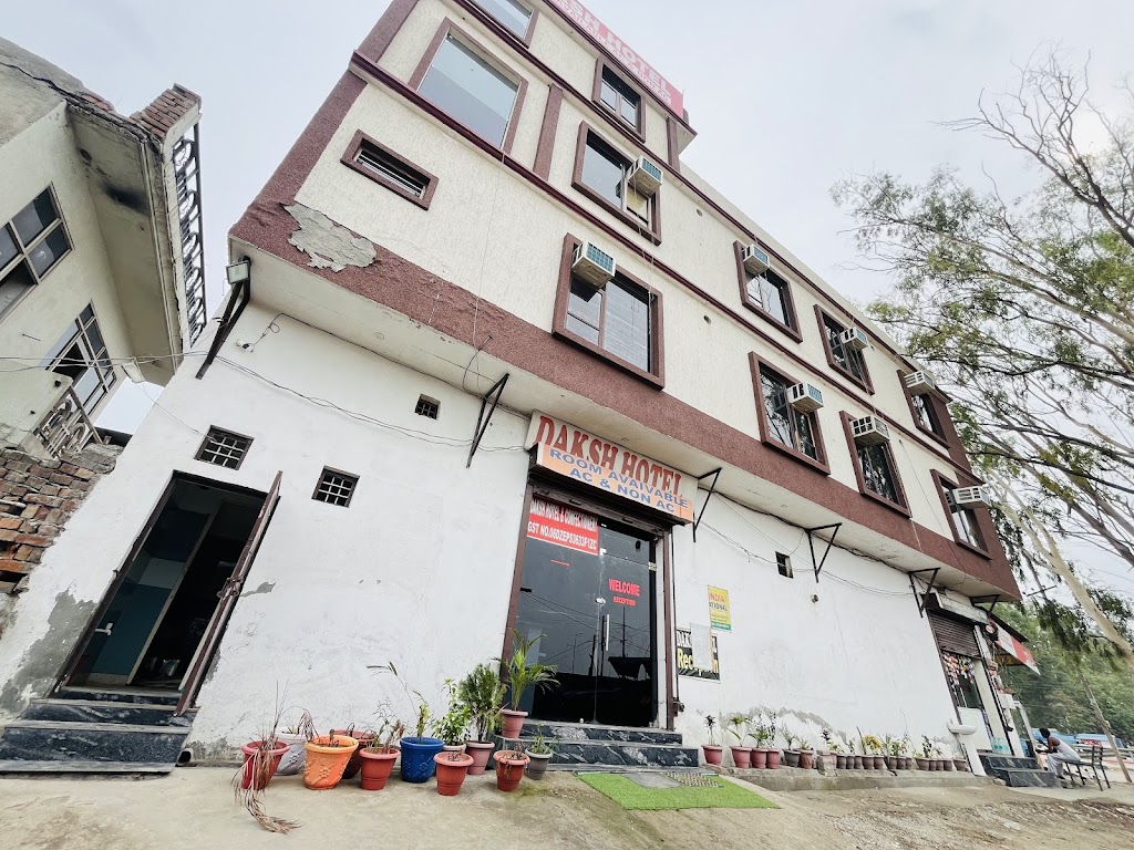 Daksh Hotel And Confectionery