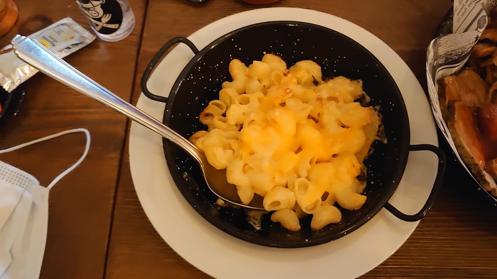 BLACK MARKET BBQ, DENIA — Macarron