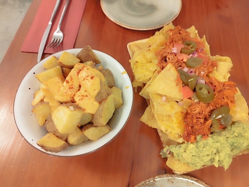 Omnivor - Vermouth / Restaurant / Cocktails — Nachos
