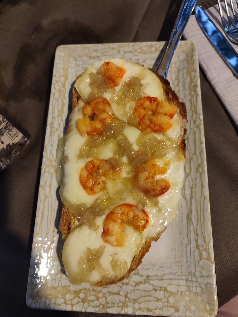 Cafe Bar El Pas — Comida y bebida