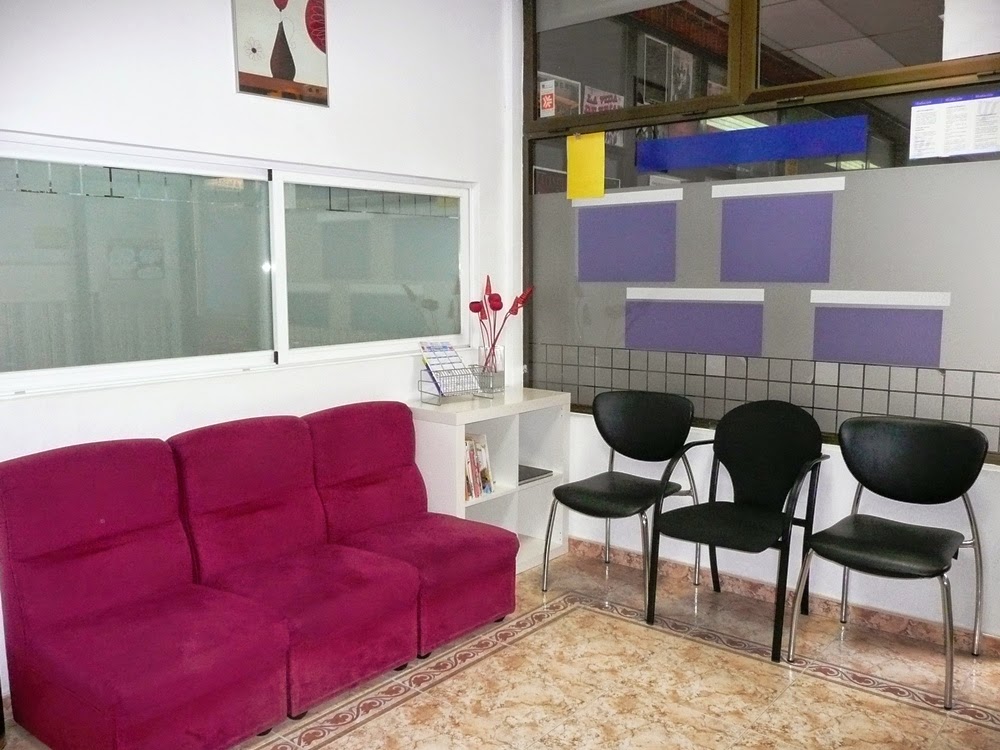 CEYSE Psicologos y Logopedas Villaviciosa de Odon — Edificio