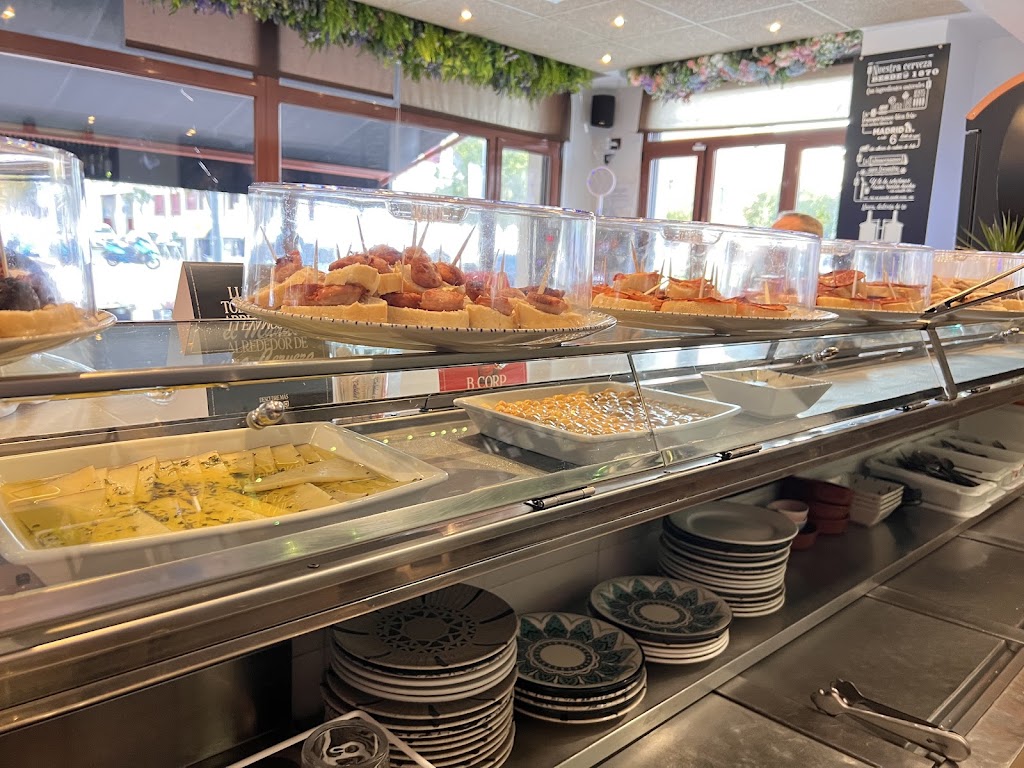MESON Los Chaches TAPAS Y RACIONES. — Ambiente