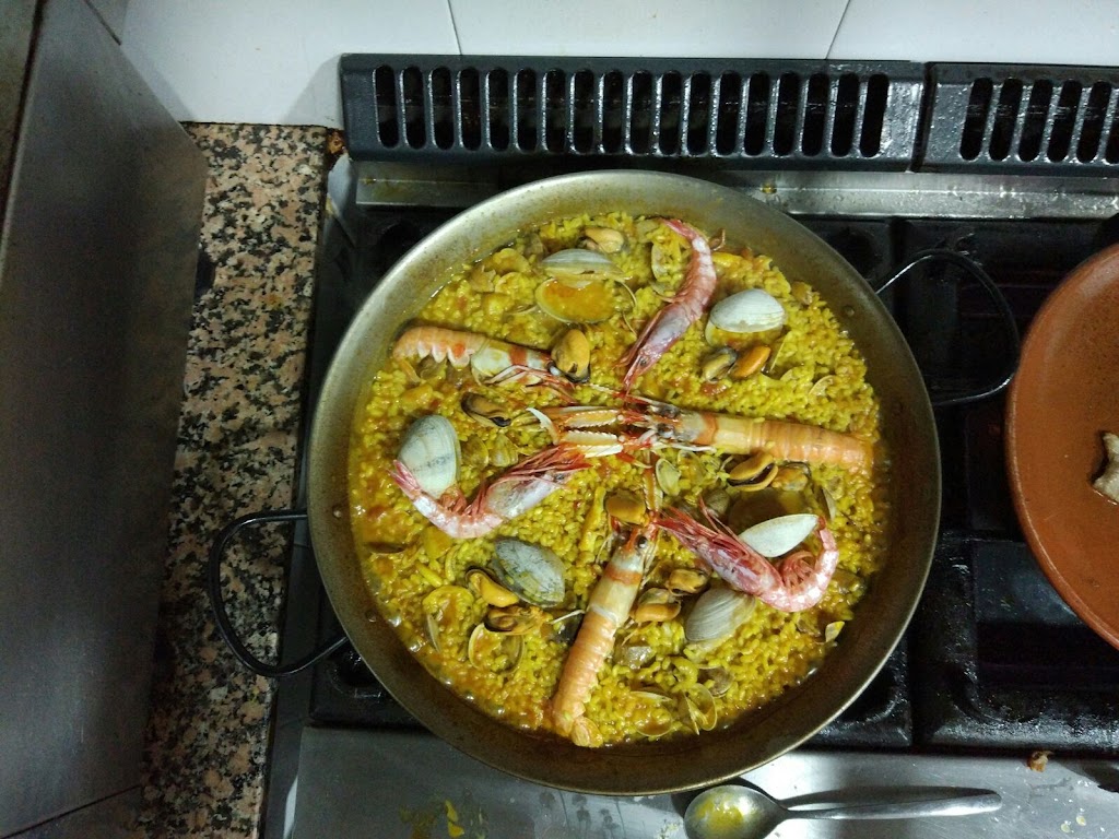 Bar Adrian — Comida y bebida