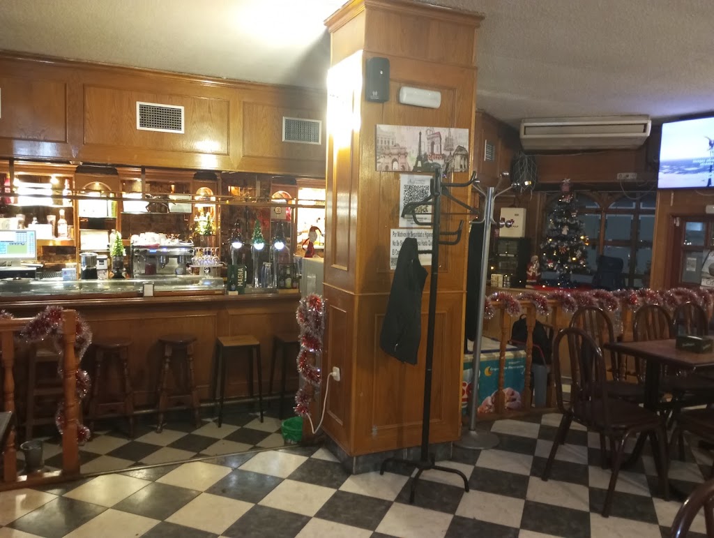 Bar Restaurant Cerveceria Adriana — Ambiente