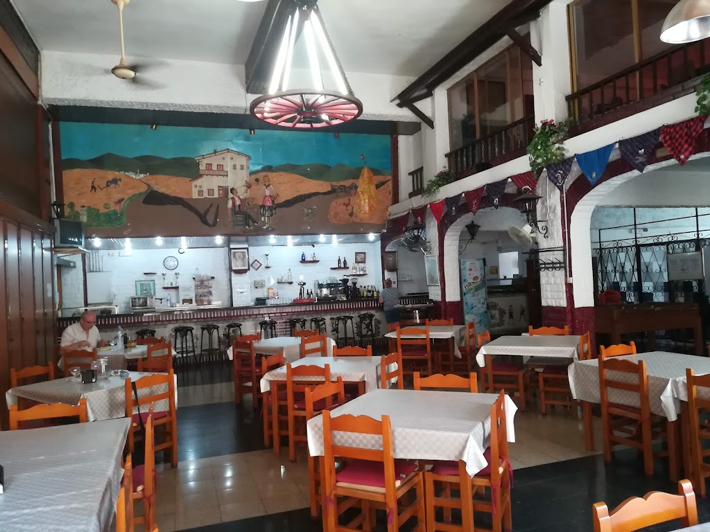 Centro Aragones - Bar Restaurante — Ambiente