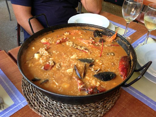 Restaurante El Corralillo — Comida y bebida