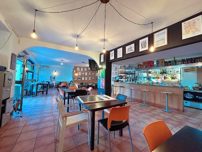 Anabella's Corner Restaurante Bar Arroyo de la Miel — Ambiente