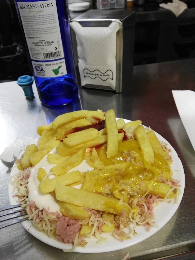 Bar Piscolabis Campitos — Comida y bebida